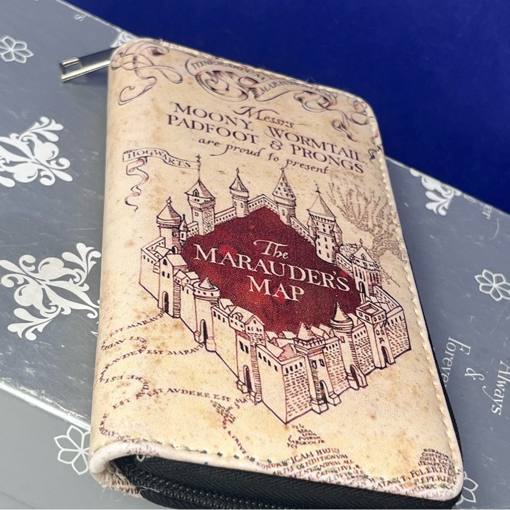 Harry Potter The Marauders Map zippered Wallet Hogwarts Warner Brothers